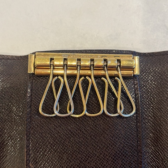 Louis Vuitton Damier Ebene Key Holder - Picture 7 of 10